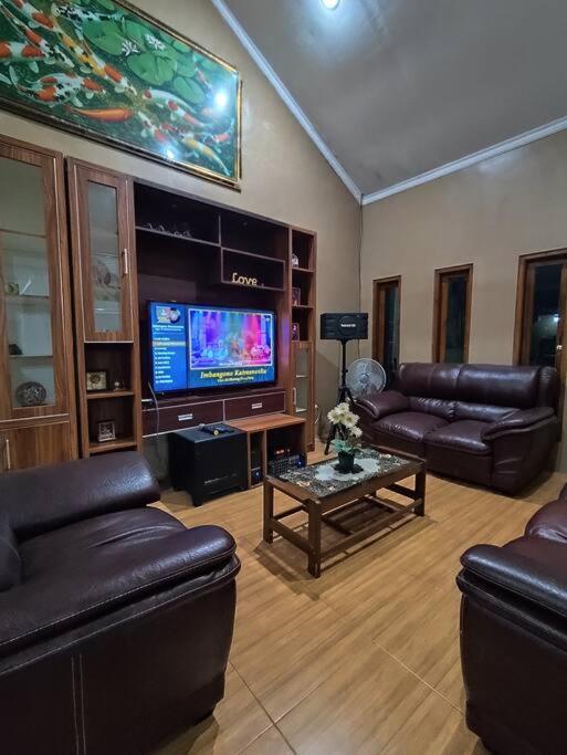 Niki Mawon Homestay Kejayan Buitenkant foto